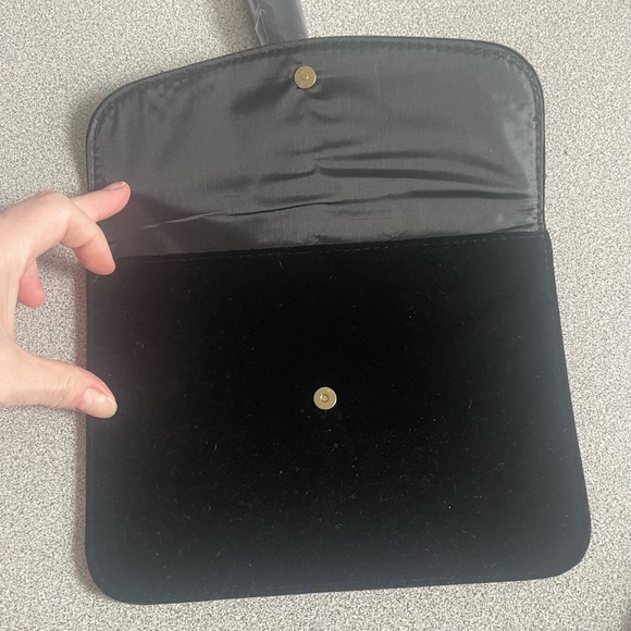 Marc Jacobs Decadence Black Velvet Cosmetic Bag - Picture 2 of 5